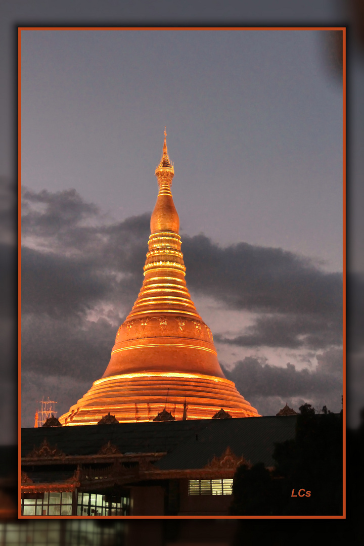 Shwedagon Pagoda nacht