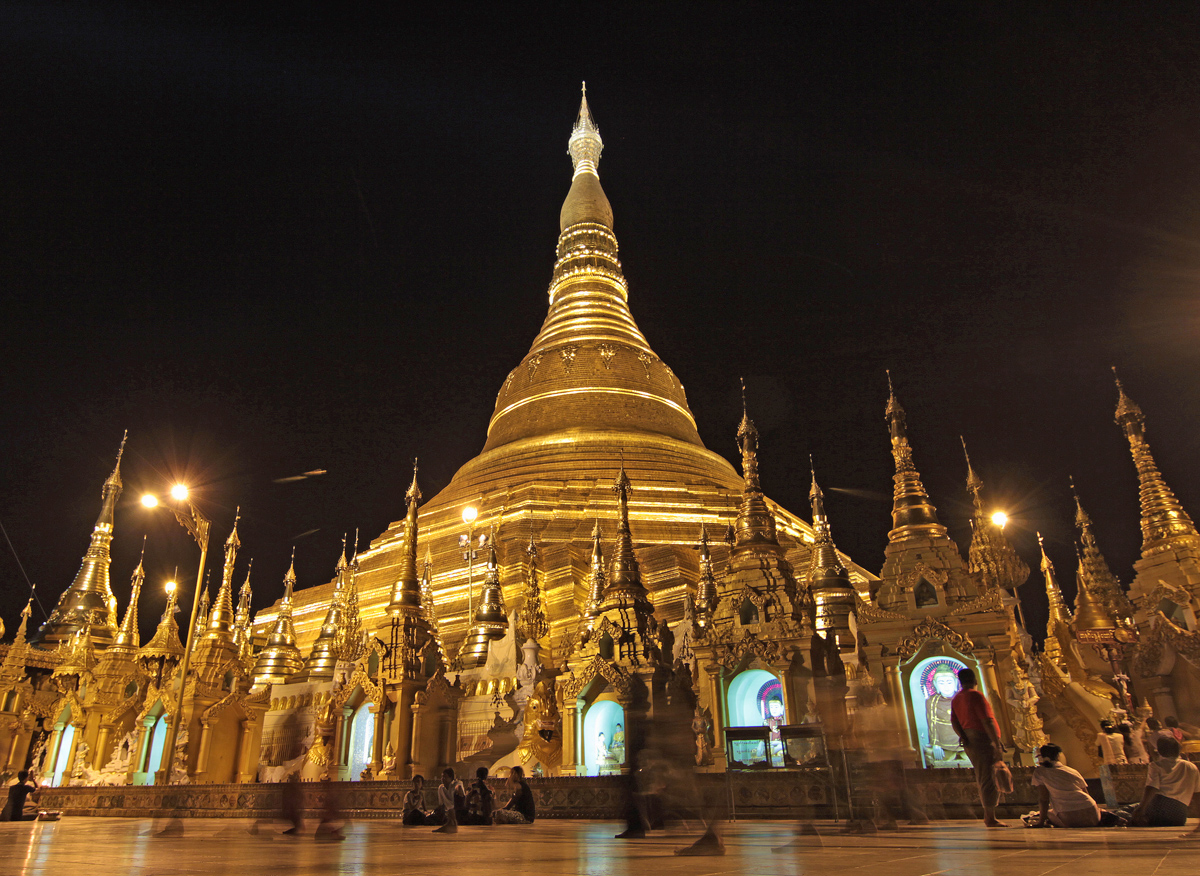 Shwedagon Pagode by night