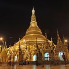 Shwedagon Pagode by night