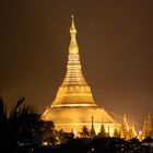 Shwedagon Pagode by night - Yangon Myanmar