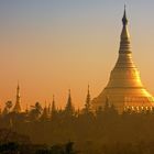 Shwedagon-Pagode im Morgendunst