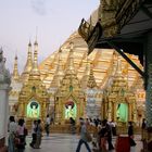 Shwedagon Pagode in der Dämmerung I