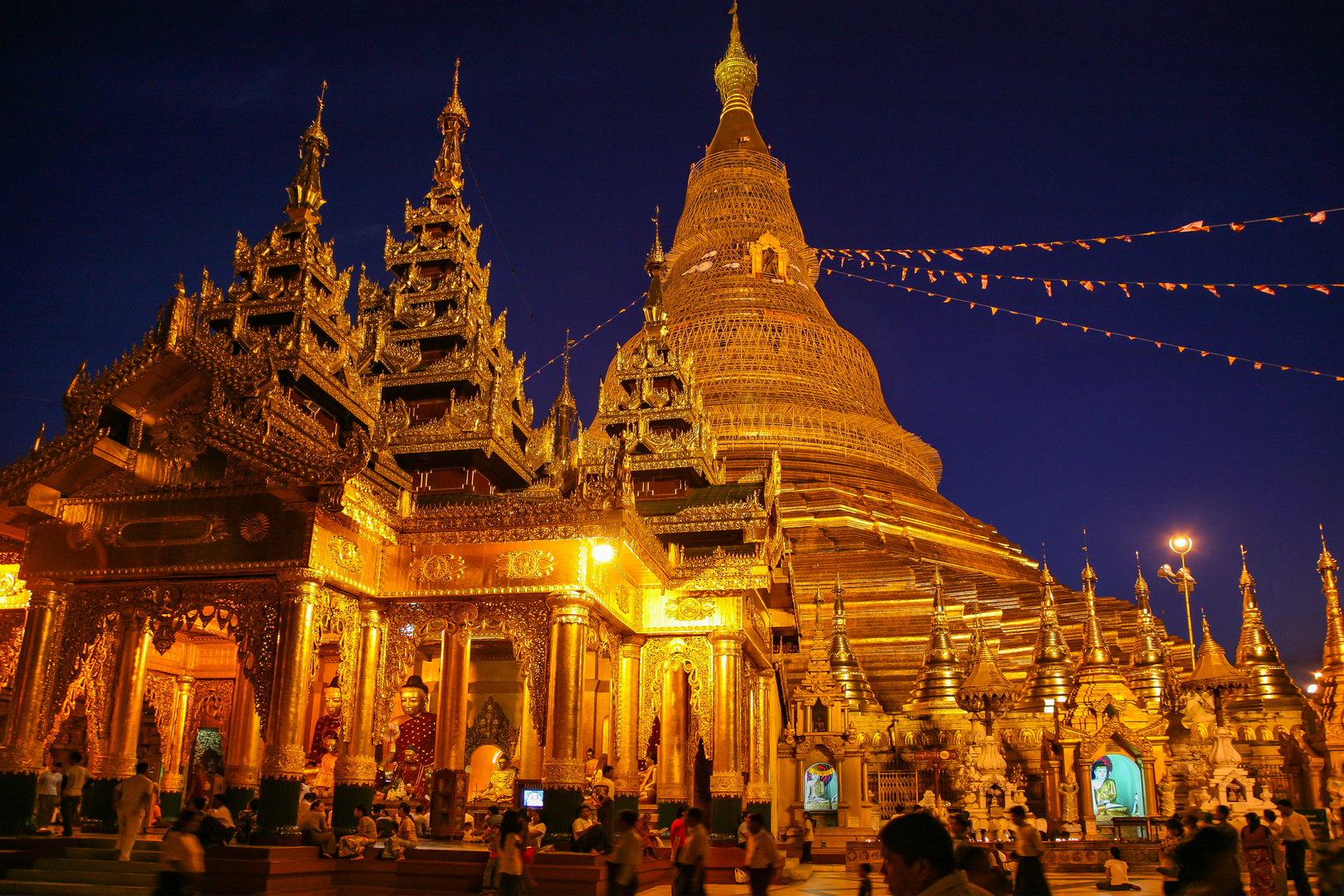 Shwedagon Pagode in Yangon