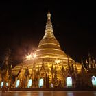 Shwedagon Paya bei Nacht