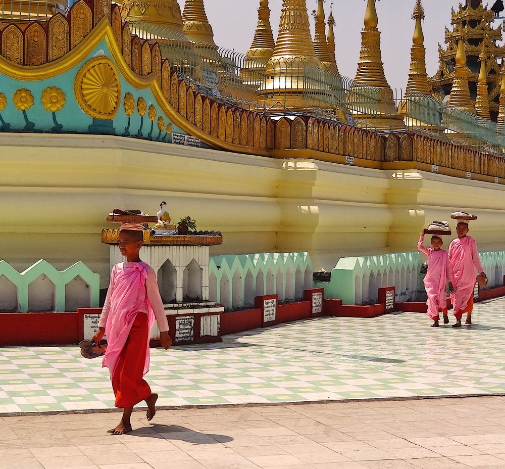 Shwemawdaw Temple Complex