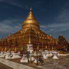 Shwezigon Pagode in Bagan