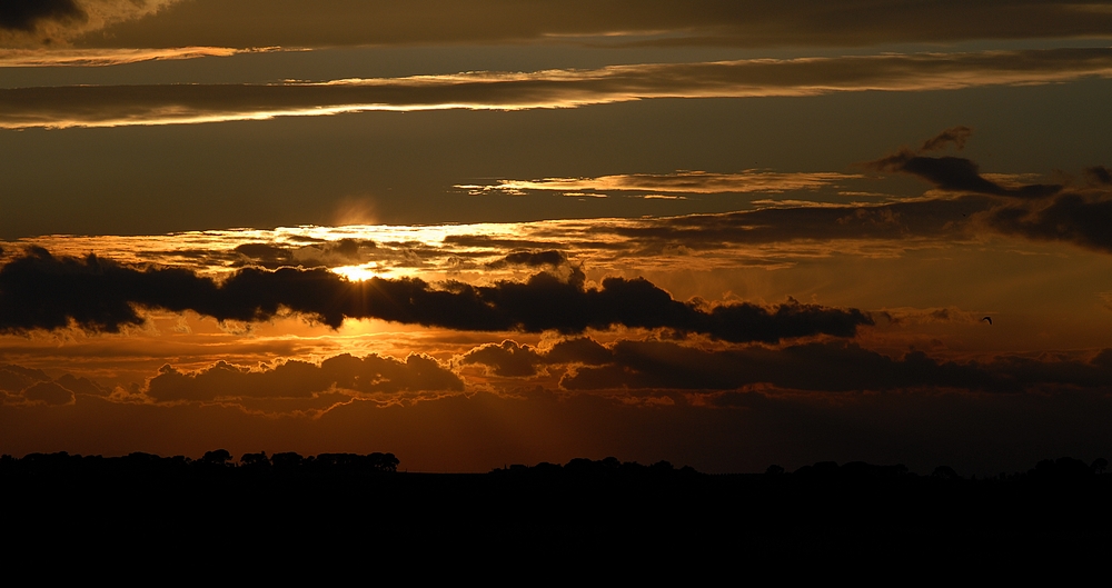 Si le vent pousse les nuages....