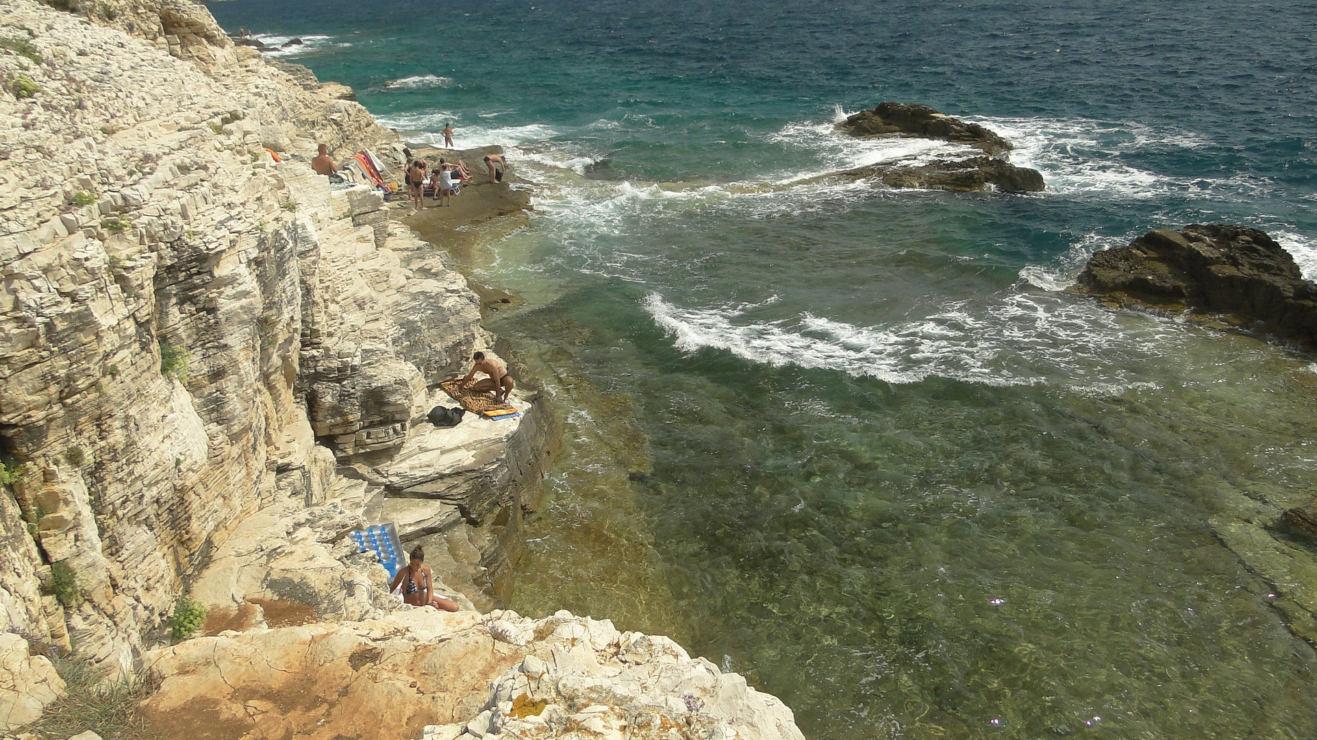 Si sta bene anche sulle rocce