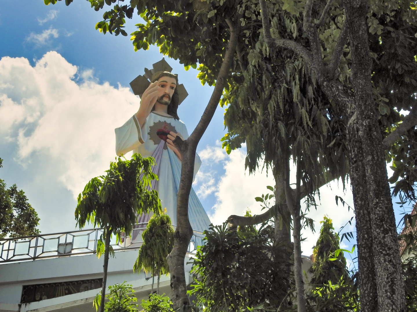 siari philippines statue