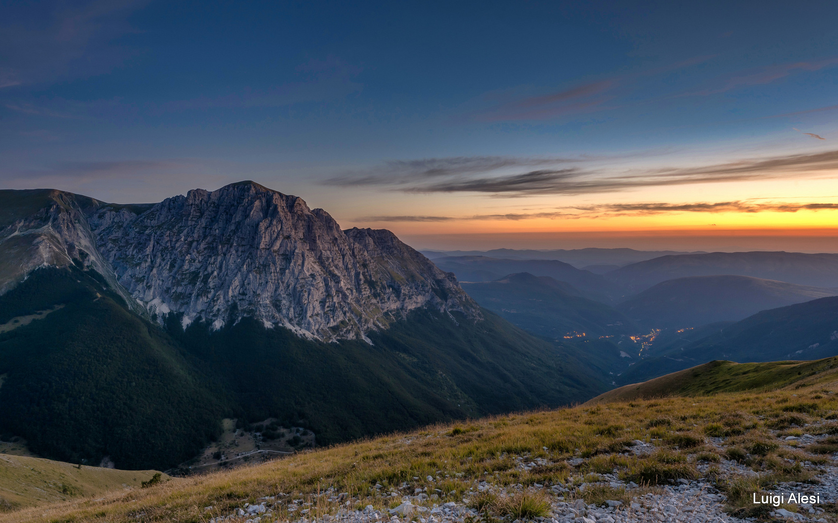 Sibillini - Monte Bove e valle di Ussita dopo il tramonto