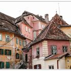 Sibiu: fuga di piani colorati che si intersecano verso l'alto