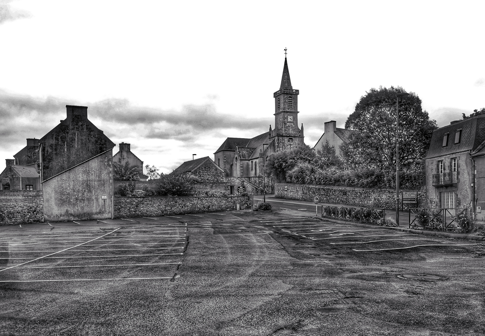 Sibril avec l'église Saint-Pierre!