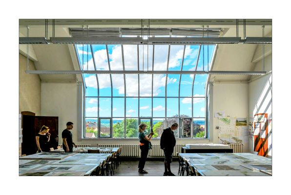 Sich satt zu seh'n durch's Oberlicht - das, für wahr, gelingt mir nicht