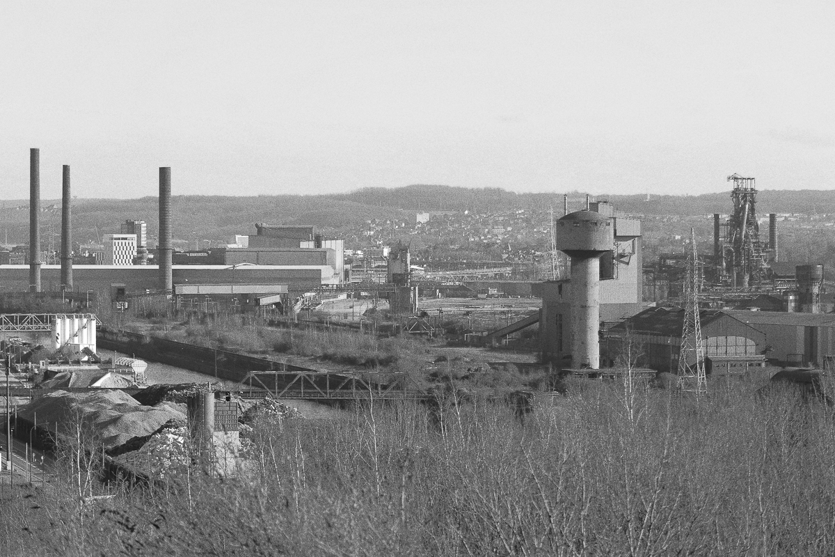 Sich verändernde Landschaft rund um den Hochofen von Marcinelle-Charleroi