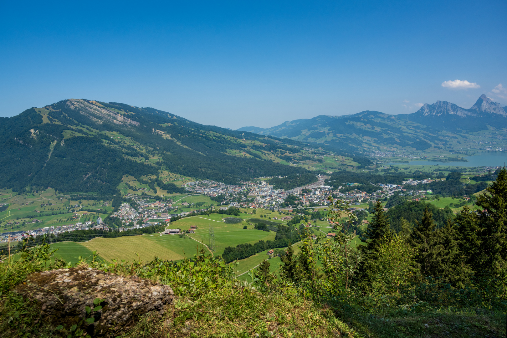  Sicht auf ArthGoldau_Lauerzersee_Mythen HGr