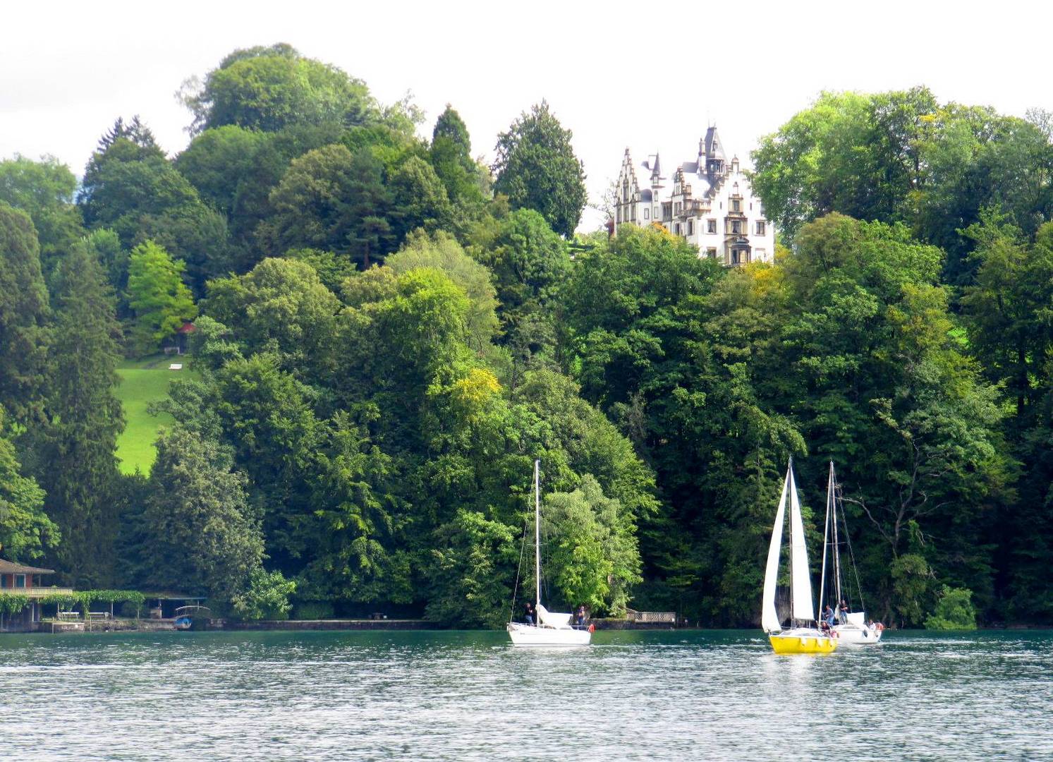 Sicht auf das Schloss Meggerhorn ...