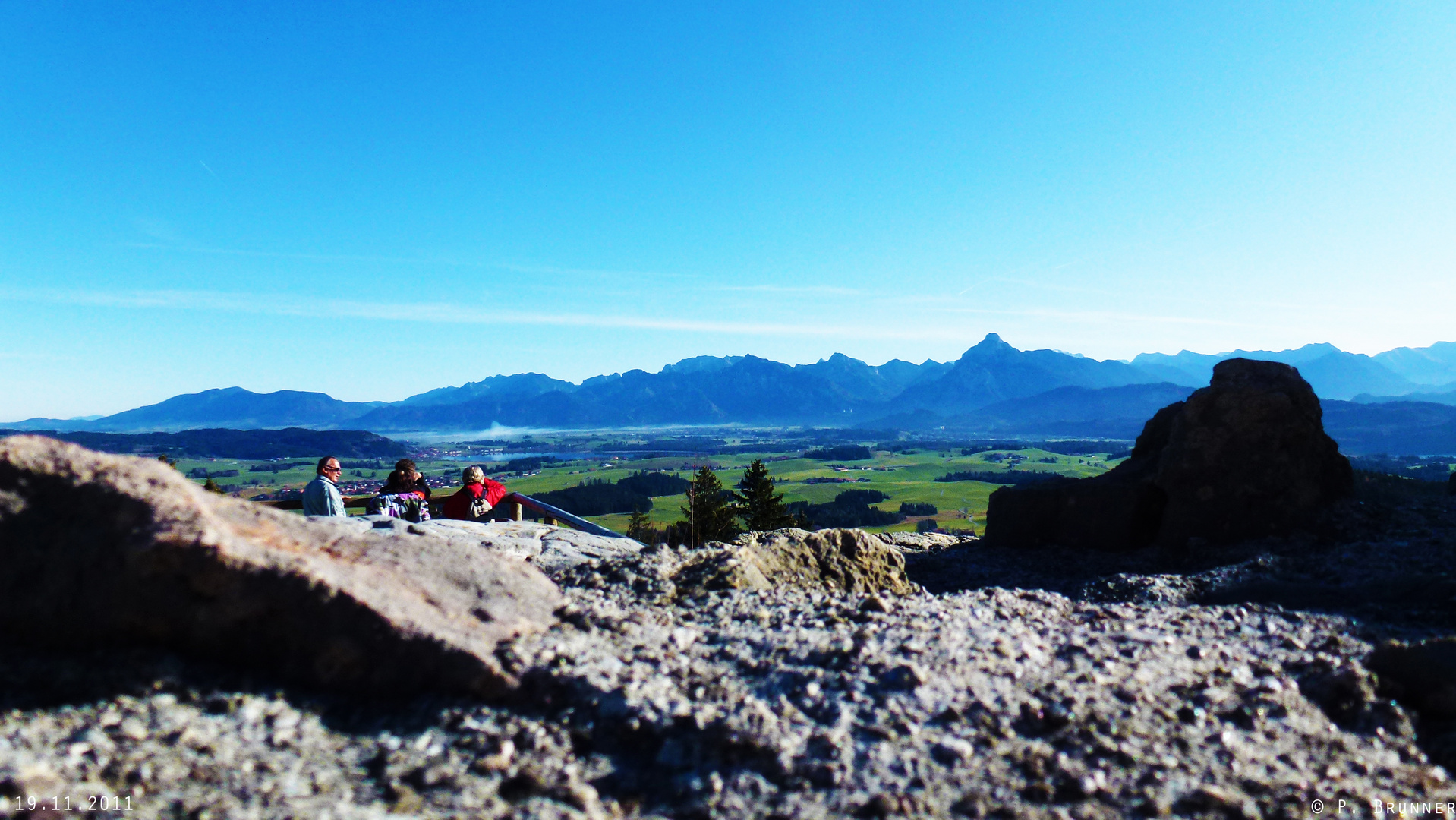 Sicht auf die Alpen von der Burgruine Eisenberg aus