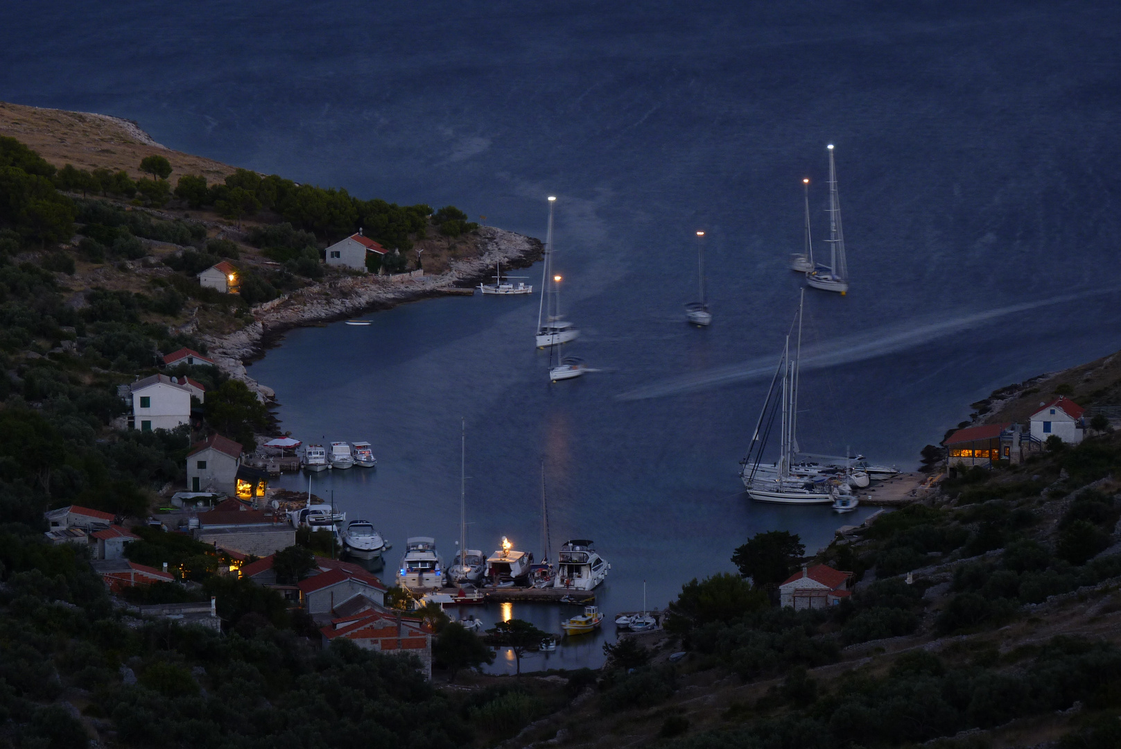 Sicht auf die SO-Bucht der Insel Smokvica in den Kornaten und unseren Liegeplatz für die Nacht