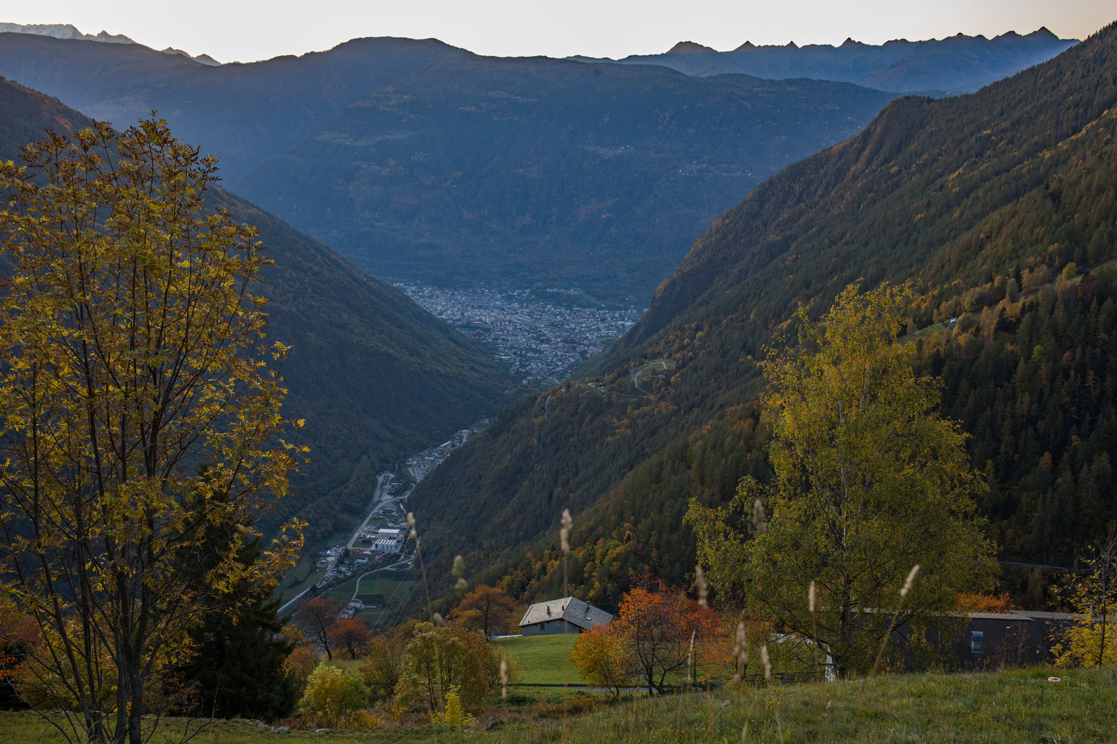 Sicht auf Zalende  Campocologno Graubünden und Tirano Veltlin Italien 
