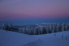 Sicht vom Belchen zum Feldberg in weiter Ferne ca. 1500 m