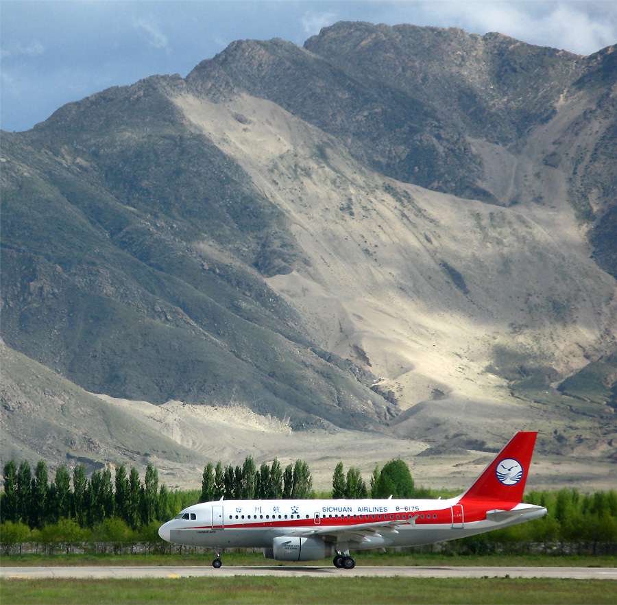 Sichuan Airlines Airbus A 319