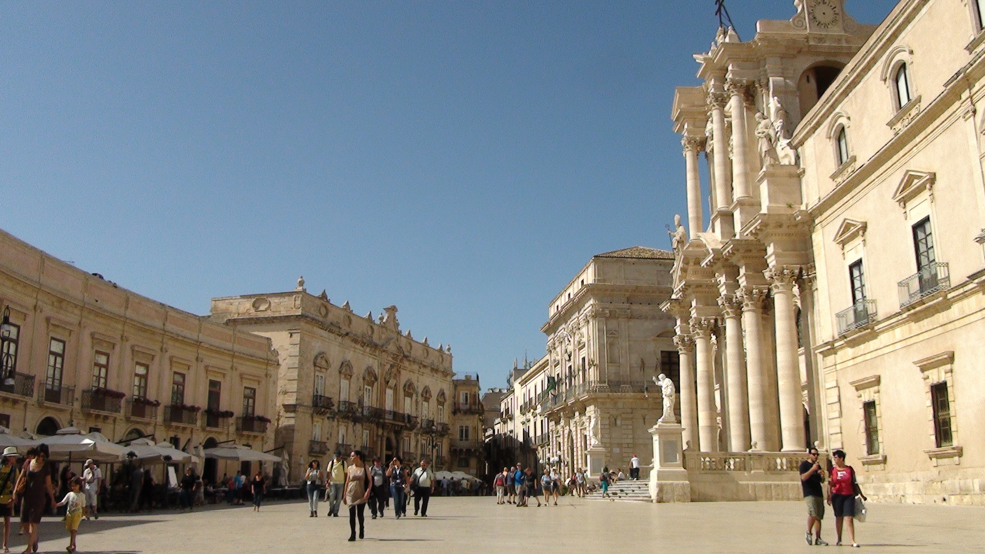 Sicilia : Siracusa piazza Duomo 2