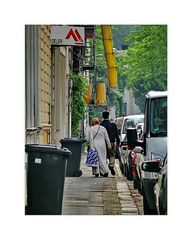 ...sidewalk (Gutenbergstr.) mit blick auf Baustelle