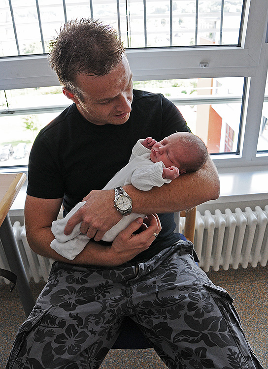 Sidney Joy mit ihrem stolzen Papa