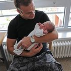 Sidney Joy mit ihrem stolzen Papa