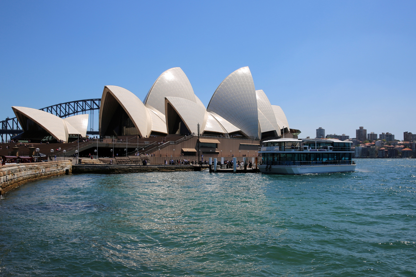 Sidney Opera House ...