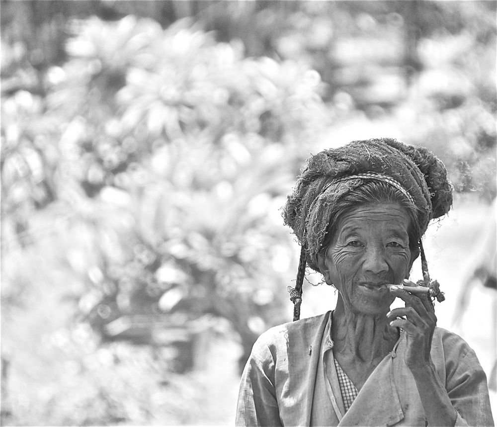 sie begenete uns ein zweites mal, inle see, burma 2011 von uhunachdemwaldbrand 