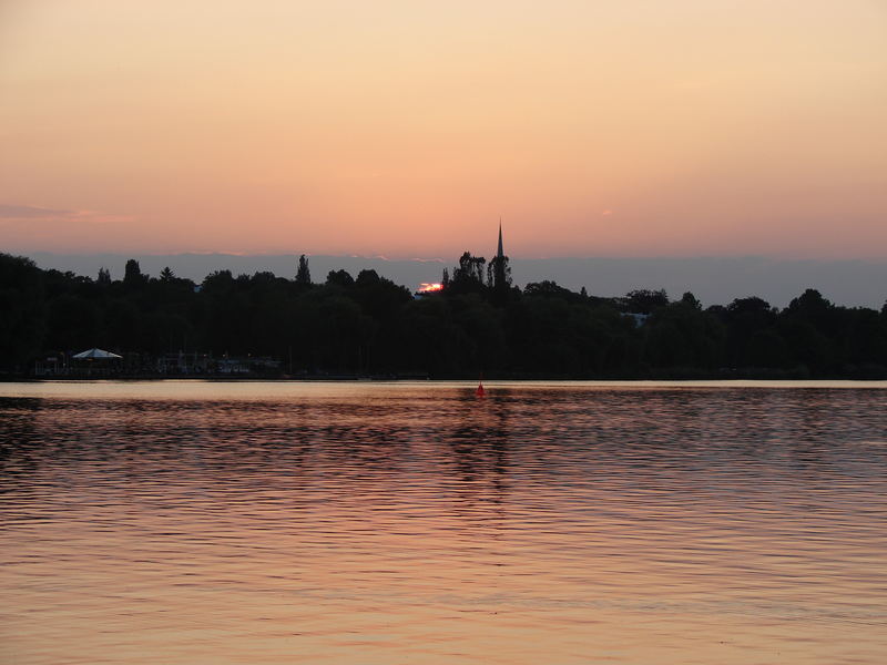 Sie hat sich verabschiedet - über der Außenalster