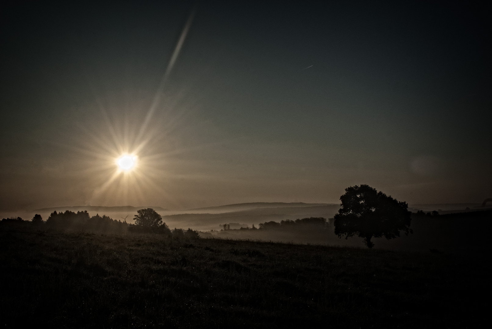 Sie Sonne vertreibt die Nacht