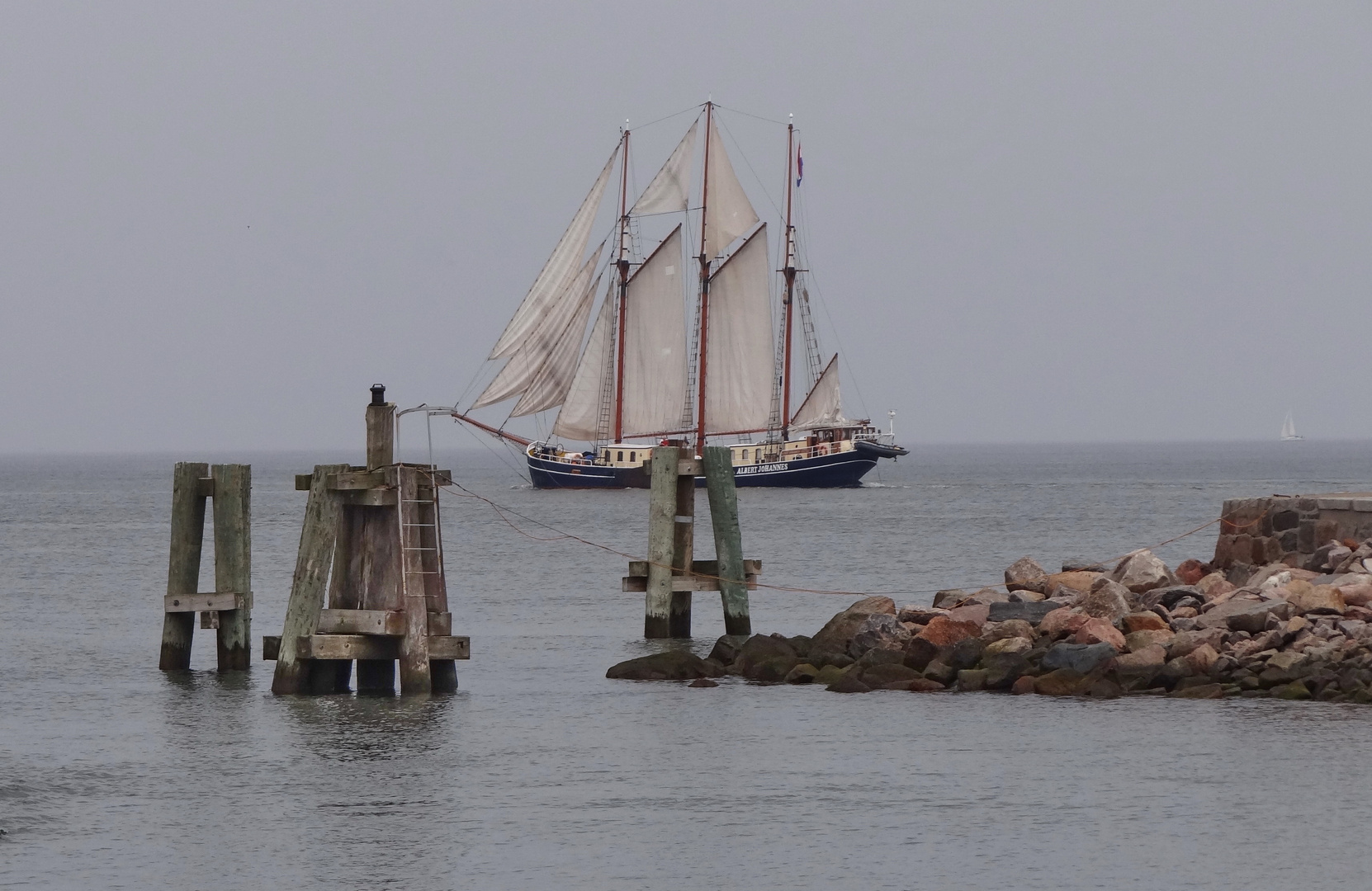 Sie verläßt den Hafen