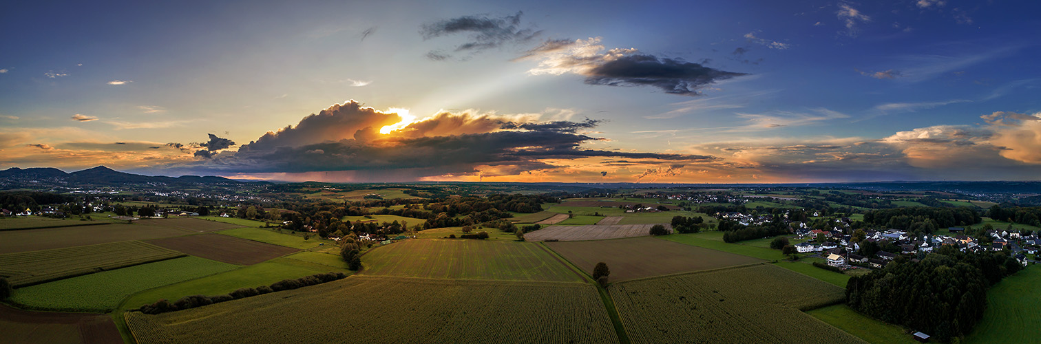 Siebengebirge im Sonnenuntergang