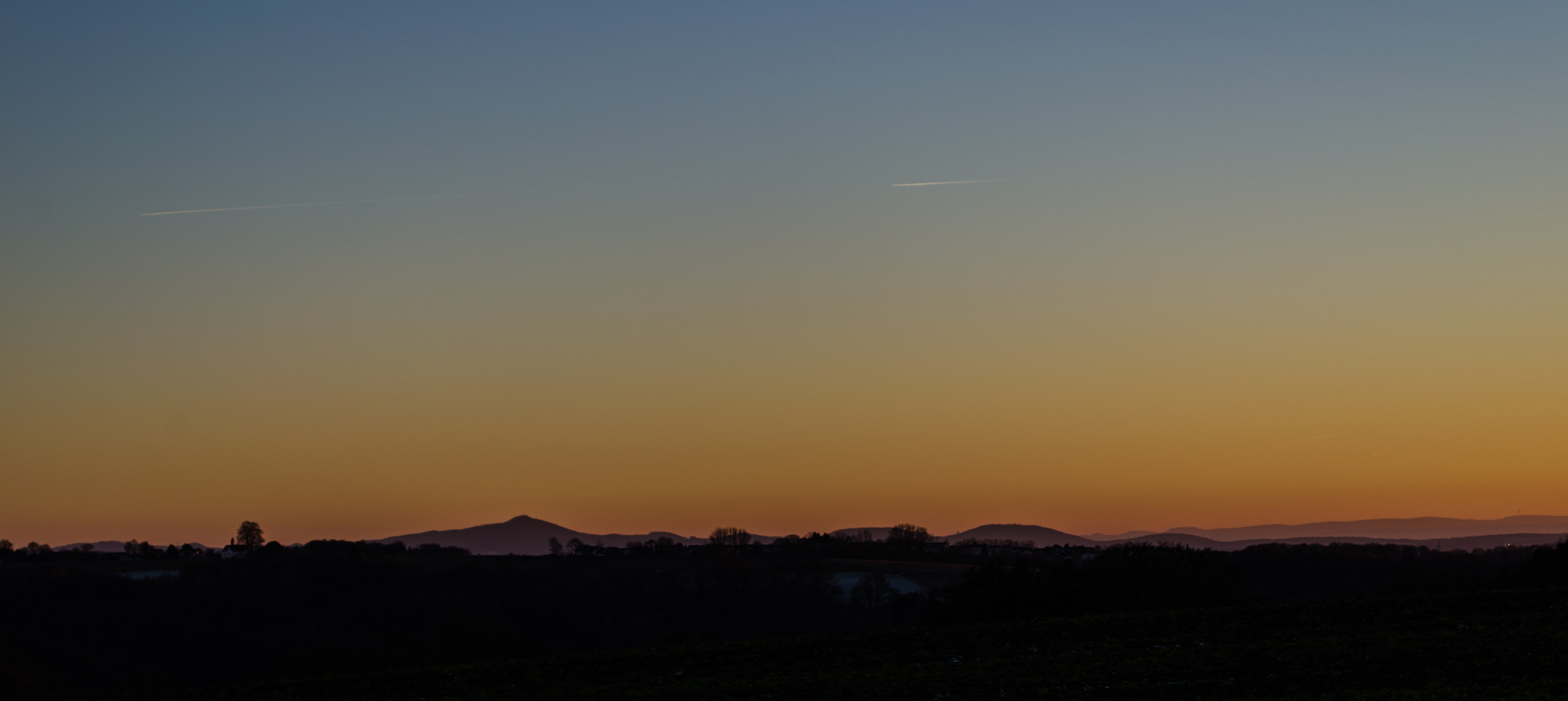 Siebengebirge in der Ferne