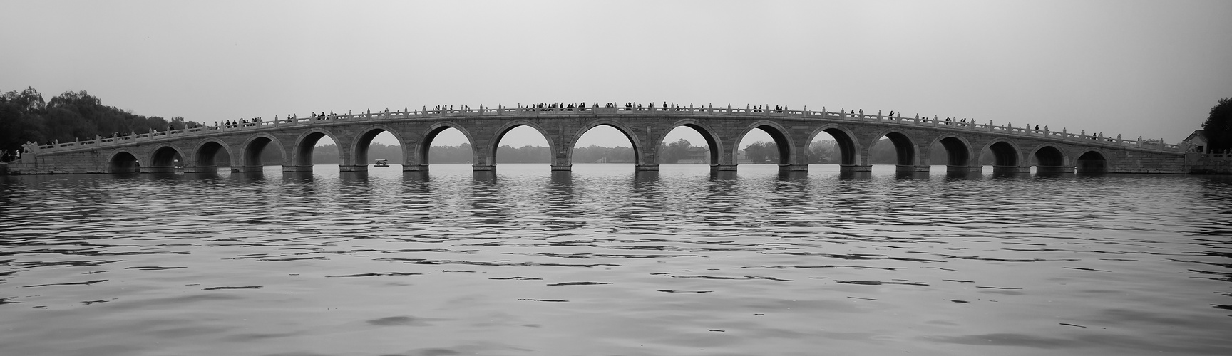 Siebzehn-Bogen-Brücke