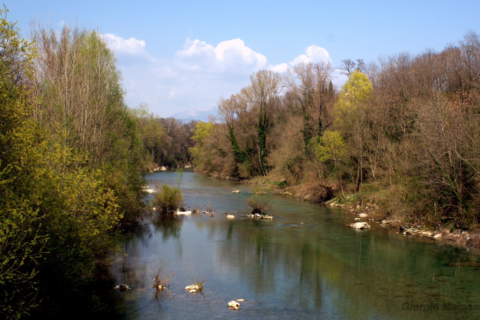 siediti sul bordo del fiume.......e vedrai