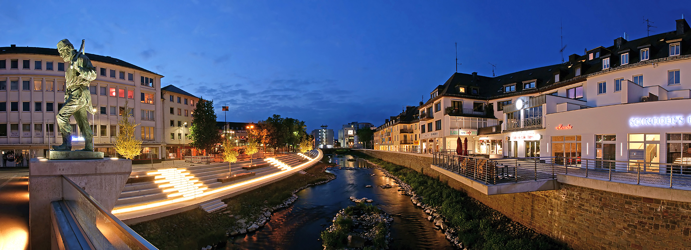 Siegen - Neues Siegufer am Abend