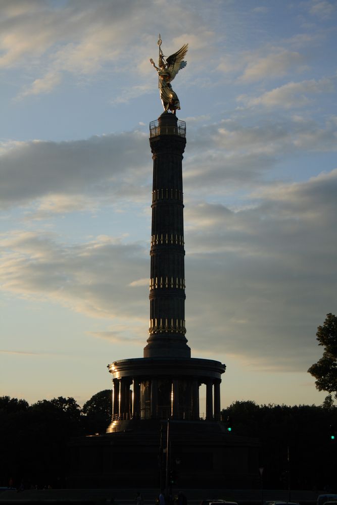 Siegessäule beim Sonnenuntergang