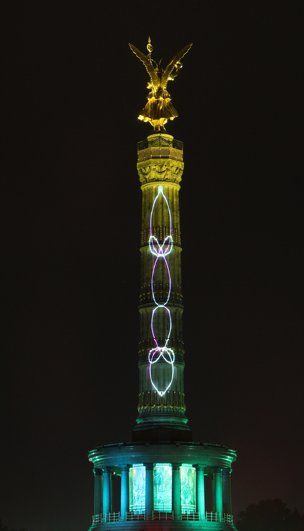 Siegessäule Berlin beim Festival of Lights 2013