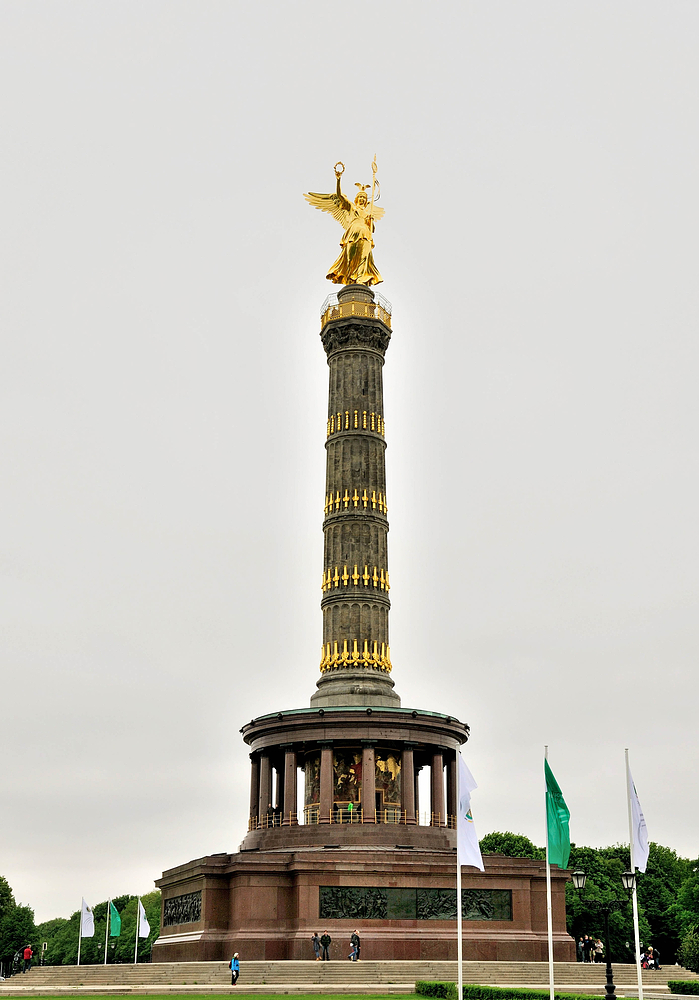 Siegessäule, das Wetter wurde immer schlechter, es g begann zu regnen