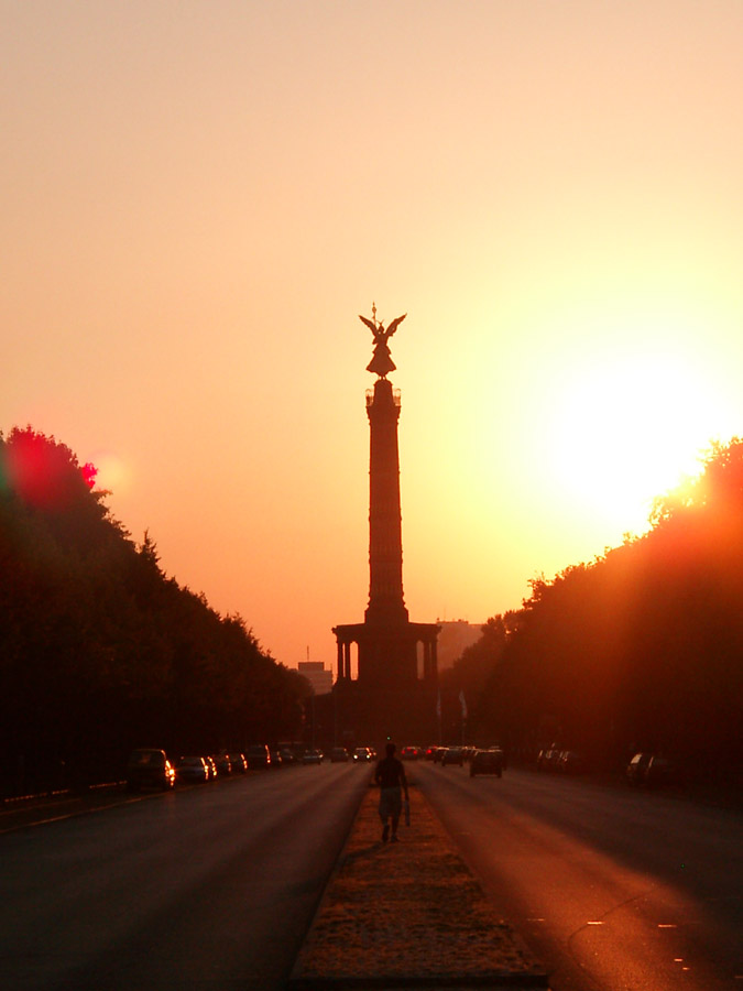 Siegessäule im Gegenlicht