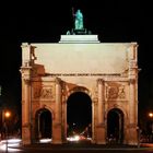 Siegestor bei Nacht (Oktober 2006)