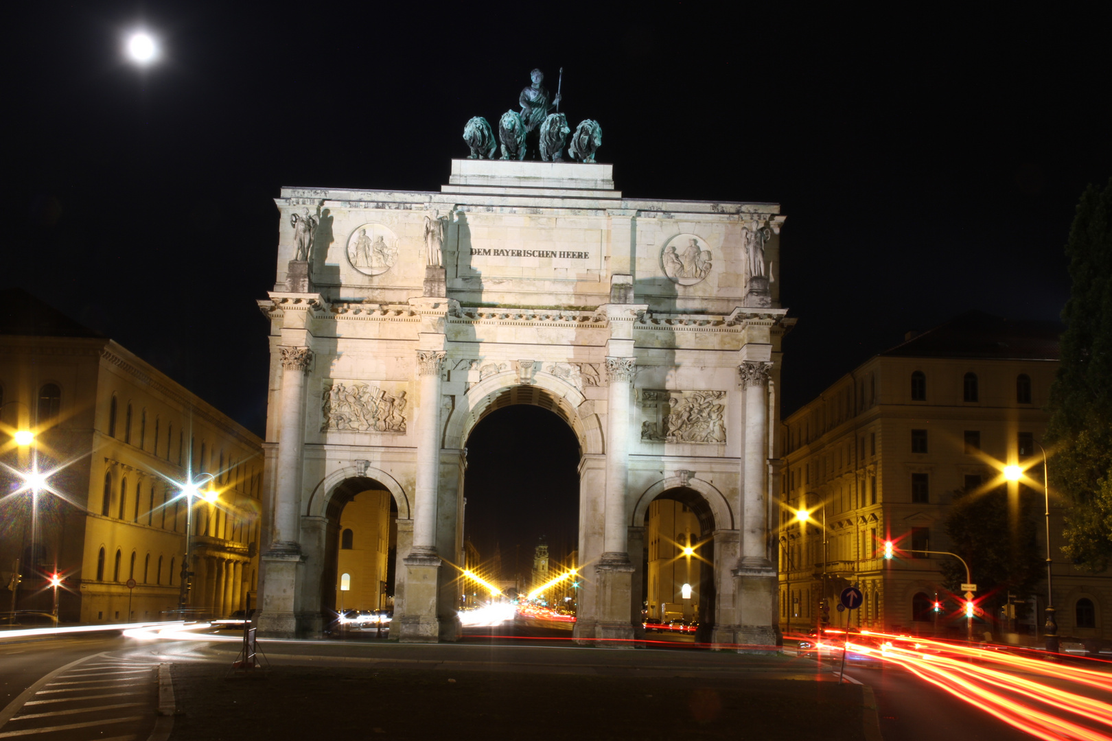 Siegestor in München, Ludwigstraße