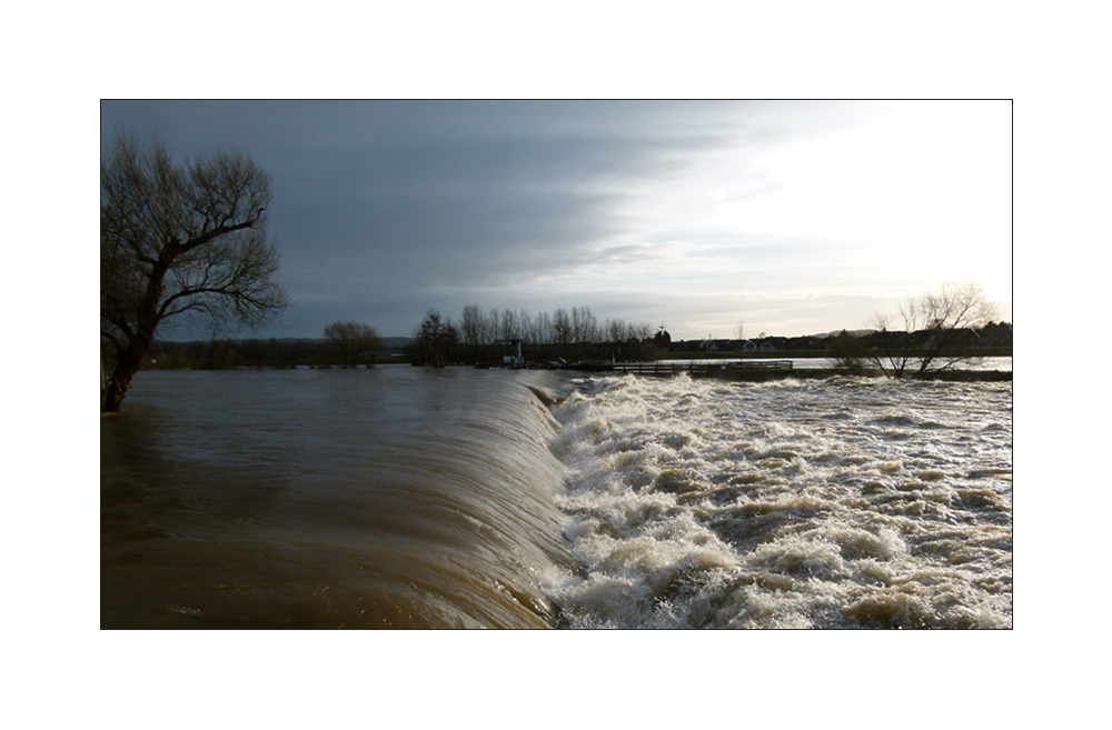 Siegwehr bei Hochwasser ~ reload