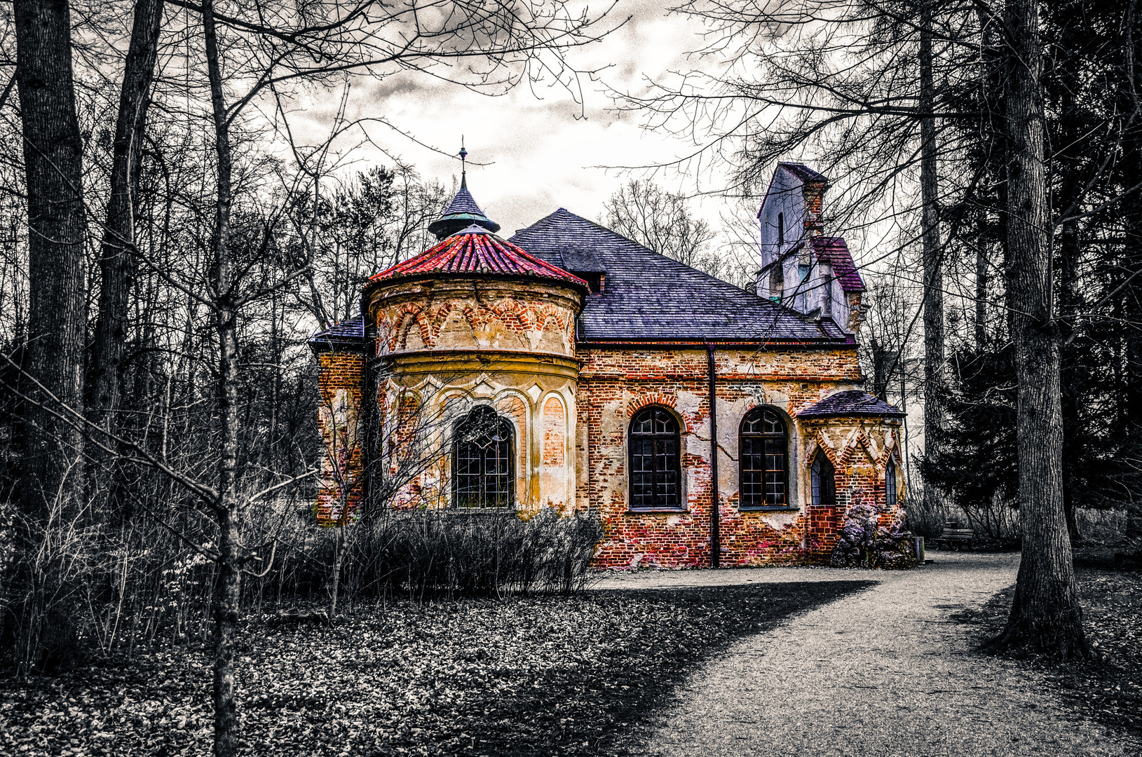 Sieht aus wie baufällig, ist es aber nicht! Das Aussehen der Magdalenenklause im Nymphenburger Park