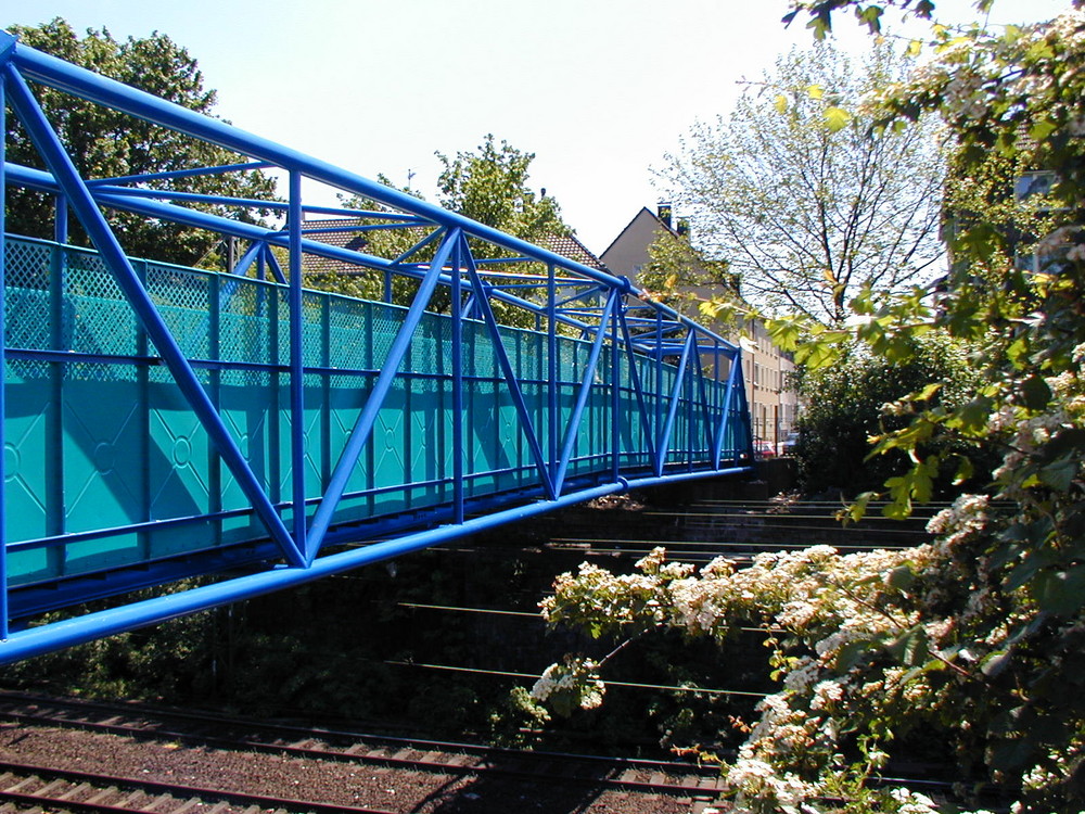 Sieht aus wie neu, Fußgängerbrücke in Bochum