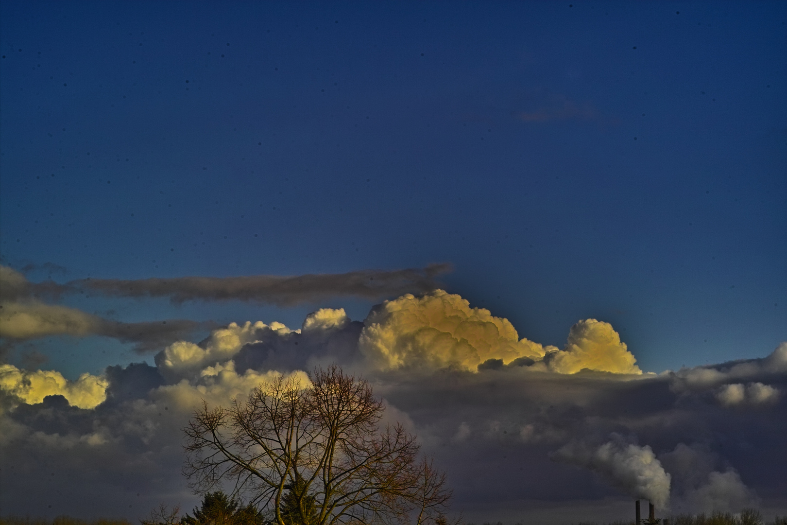 ...sieht nur nach Gewitter aus :-)