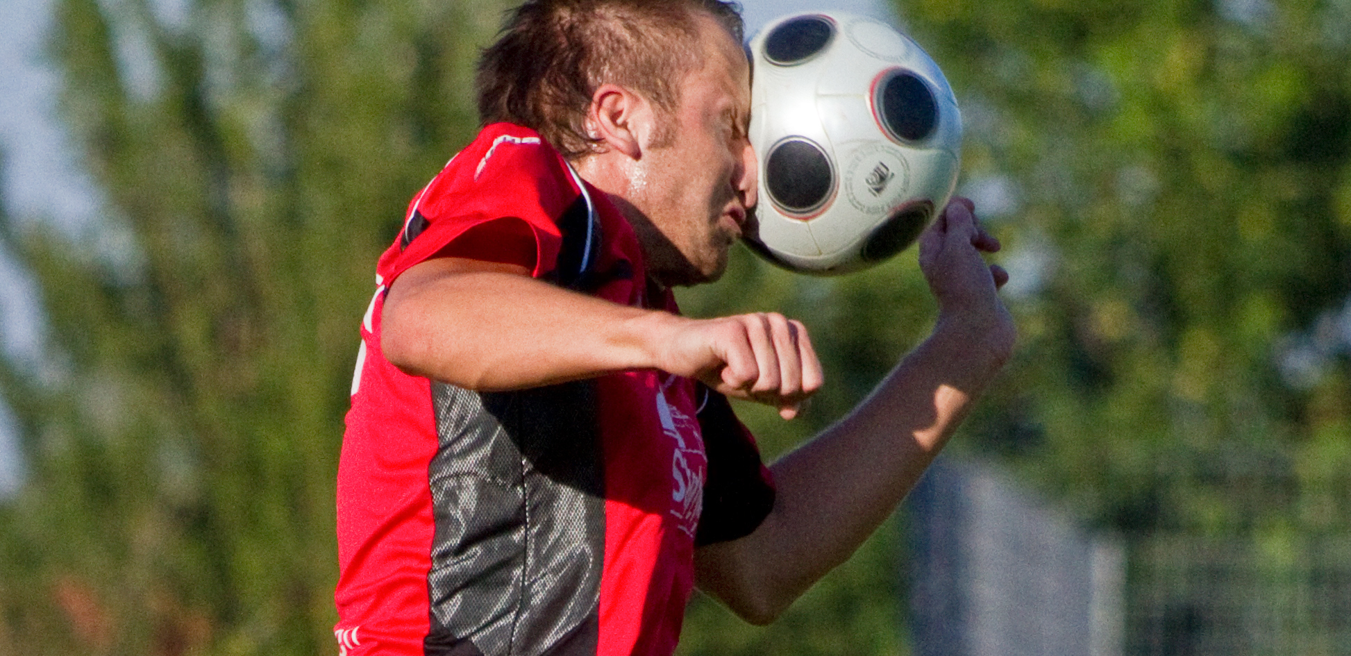 Sieht so ein Kopfball aus? Foto & Bild sport, ballsport, fußball